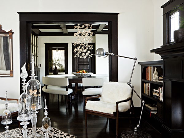 living-room-black-and-white