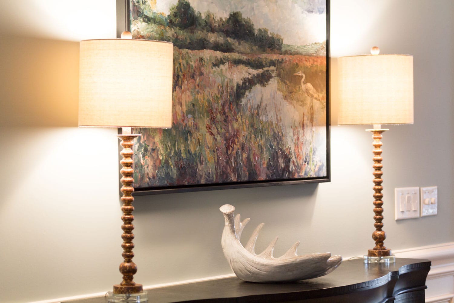 Dining area table lamp wall art in Riverland Court, Atlanta