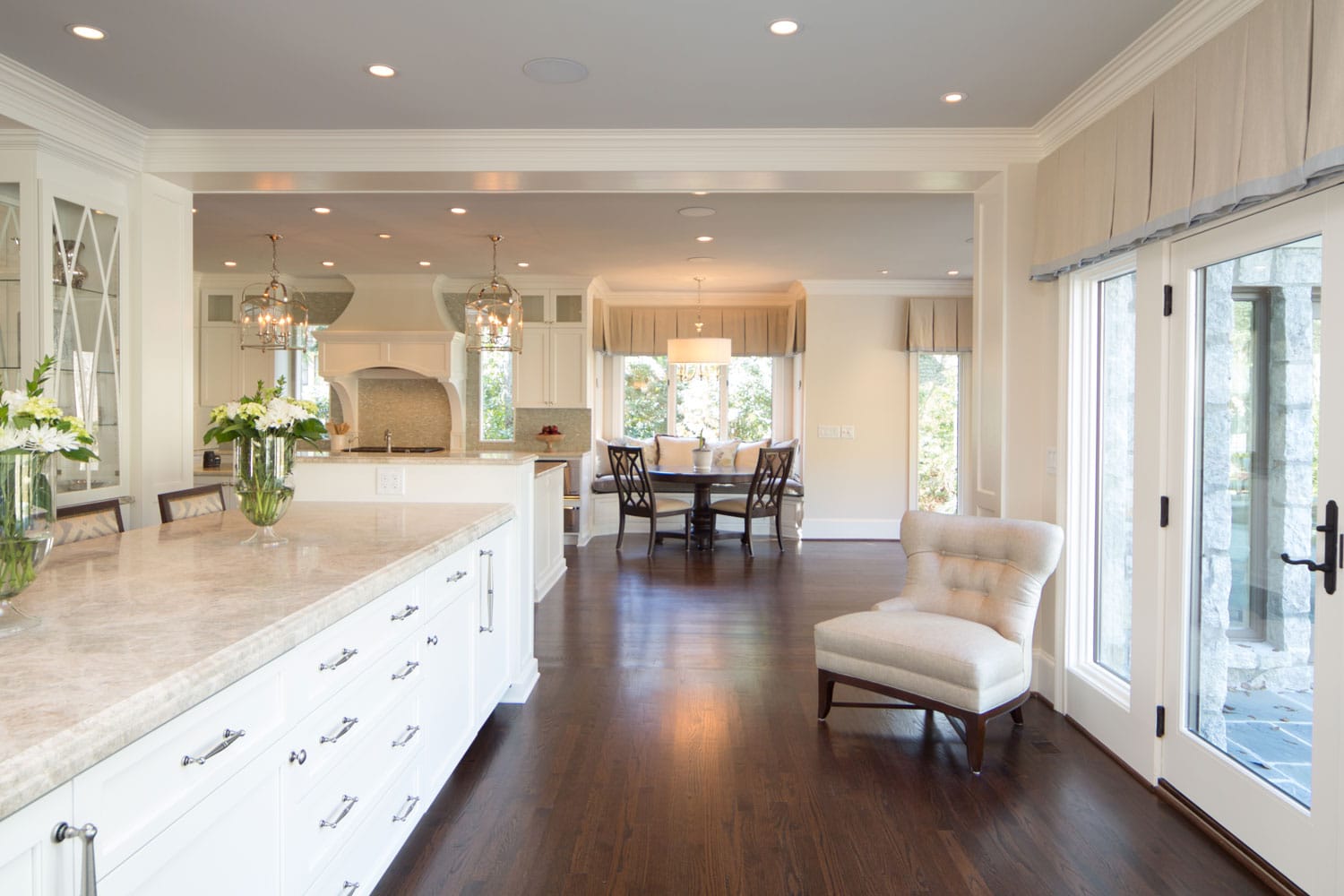 Open plan kitchen interior design in Riverland Court, Atlanta